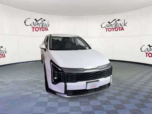 Used 2026 Kia Sportage LX FWD image 4
