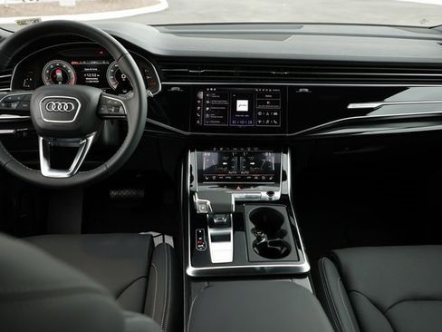 Used 2025 Audi Q7 3.0T Prestige w/ Prestige Package image 28