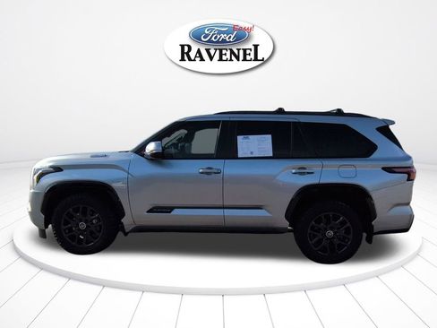 Used 2024 Toyota Sequoia Platinum AWD/4WD image 7
