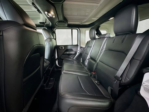 Used 2023 Jeep Wrangler Sahara w/ Cold Weather Group image 27