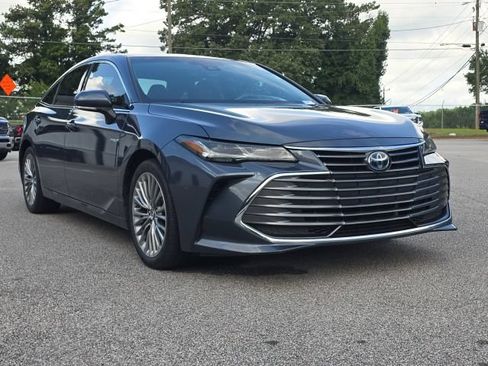 Used 2019 Toyota Avalon Limited w/ All Weather Liner Package FWD image 7