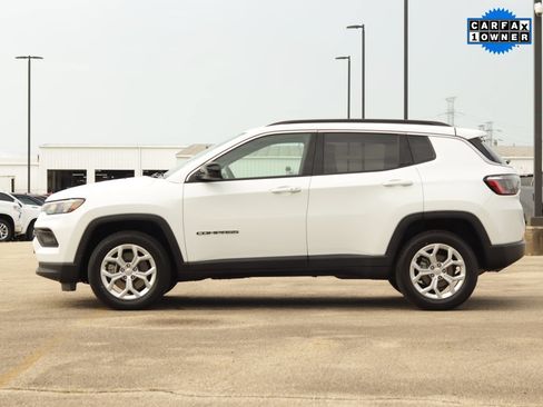 Used 2024 Jeep Compass Latitude AWD/4WD image 4
