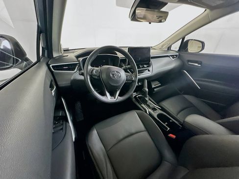 Used 2024 Toyota Corolla Cross XLE image 18