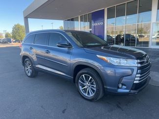 Used 2019 Toyota Highlander XLE video 1