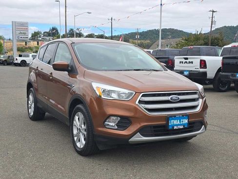 Used 2017 Ford Escape SE AWD/4WD image 7
