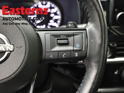 Used 2023 Nissan Pathfinder SL w/ SL Premium Package AWD/4WD image 16