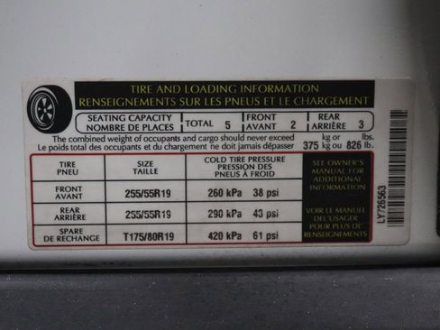 Used 2018 Land Rover Range Rover Velar S image 37