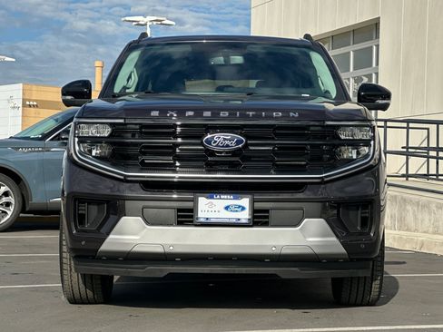 New 2026 Ford Expedition Max Platinum w/ Driver's Package image 8