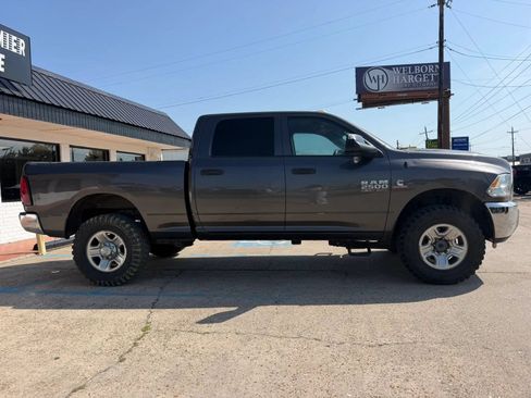 Used 2016 RAM 2500 Tradesman w/ Chrome Appearance Group AWD/4WD image 4