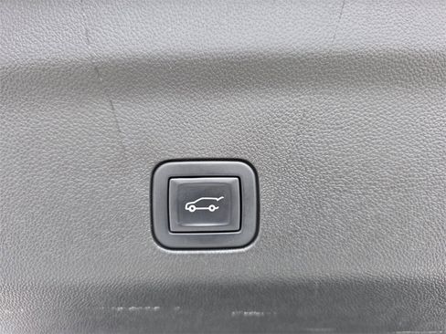 Used 2021 GMC Yukon Denali image 20