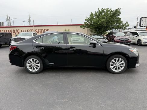 Used 2015 Lexus ES 300h w/ Navigation System Package FWD image 6
