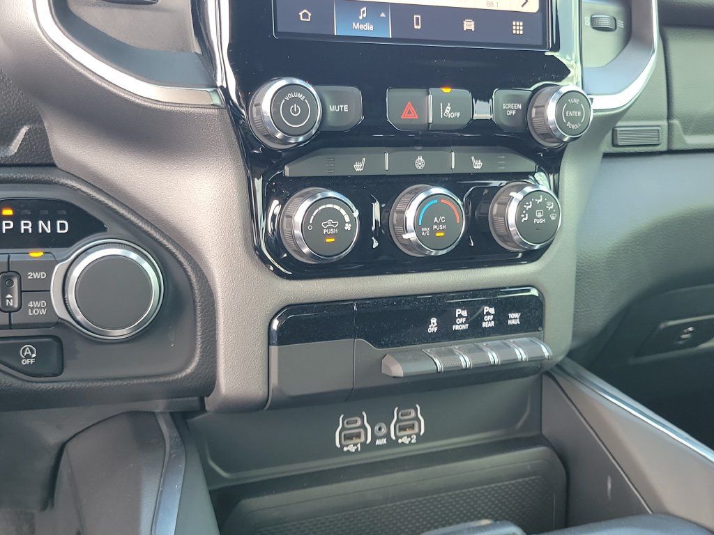 Used 2025 RAM 1500 Big Horn AWD/4WD image 28