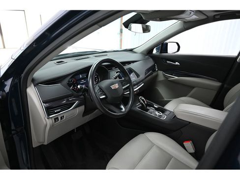 Used 2021 Cadillac XT4 Luxury w/ Cold Weather Package image 32