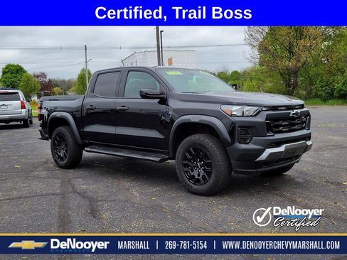 Used 2024 Chevrolet Colorado Trail Boss w/ Advanced Trailering Package AWD/4WD image 2