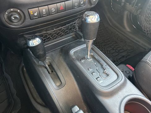 Used 2016 Jeep Wrangler Unlimited Sport image 31