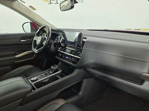 Used 2022 Nissan Pathfinder Platinum AWD/4WD image 39