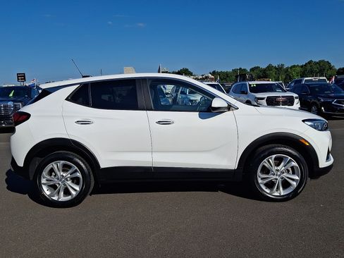 Used 2023 Buick Encore GX Preferred w/ Cold Weather Comfort Package AWD/4WD image 7