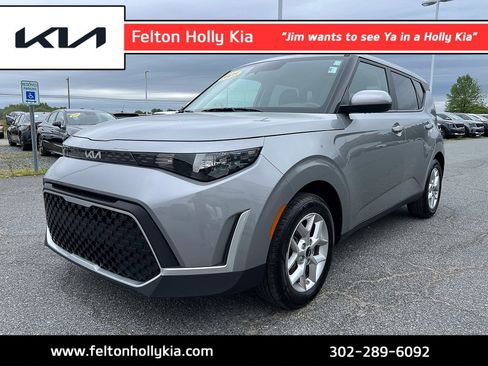 Used 2025 Kia Soul LX w/ LX Technology Package FWD image 1