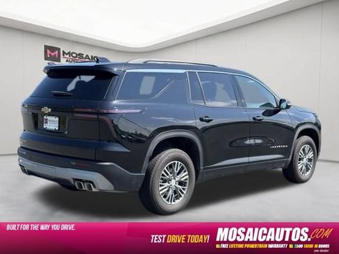 Used 2026 Chevrolet Traverse LT FWD image 7
