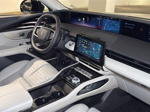 New 2026 Lincoln Nautilus Reserve image 7