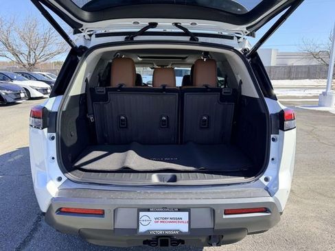 New 2026 Nissan Pathfinder Platinum AWD/4WD image 12