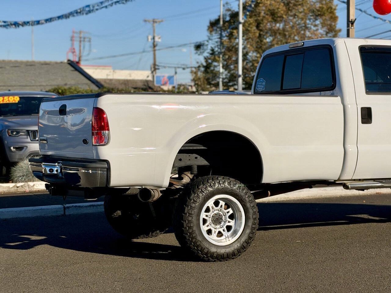 Used 2007 Ford F350 Lariat AWD/4WD image 9