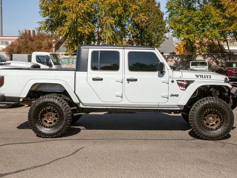 Used 2021 Jeep Gladiator Willys image 4