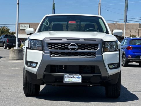 New 2025 Nissan Frontier SV w/ SV Convenience Package image 9