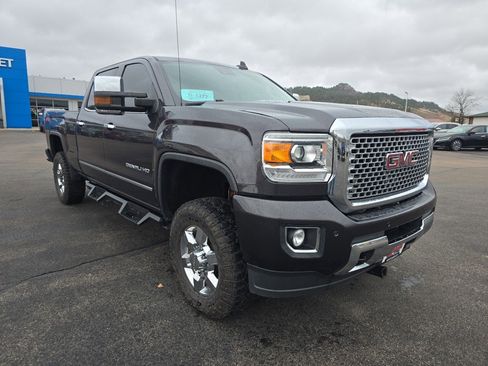 Used 2016 GMC Sierra 3500 Denali w/ Duramax Plus Package image 11