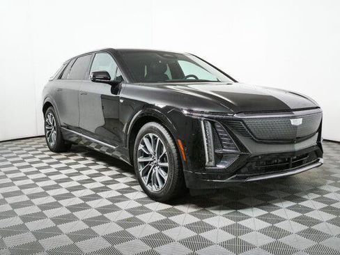 Used 2025 Cadillac Lyriq Sport AWD/4WD image 11