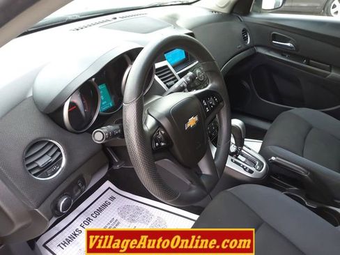 Used 2016 Chevrolet Cruze LT image 21