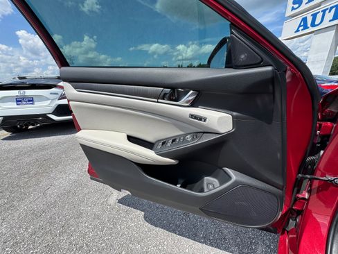 Used 2021 Honda Accord EX-L image 11