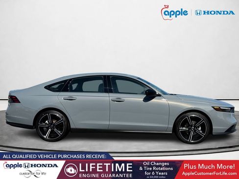 Used 2026 Honda Accord SE image 2