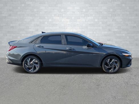 New 2025 Hyundai Elantra Sport image 4