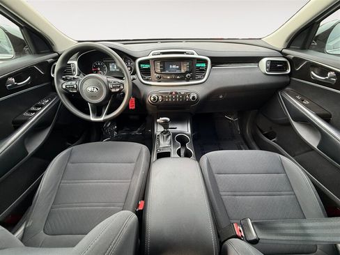 Used 2018 Kia Sorento L FWD image 11