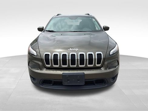 Used 2015 Jeep Cherokee Latitude w/ Cold Weather Group AWD/4WD image 9