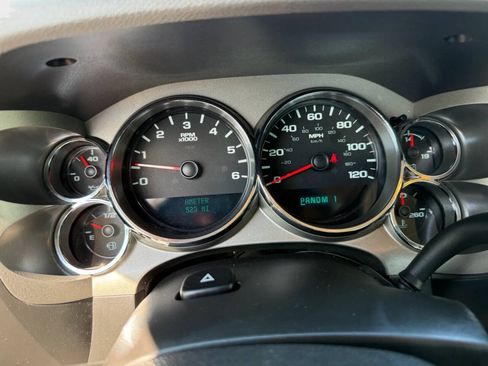 Used 2013 Chevrolet Silverado 2500 W/T w/ Snow Plow Prep Package AWD/4WD image 9