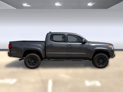 Used 2022 Toyota Tacoma SR5 w/ Technology Package AWD/4WD image 8