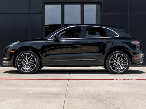 New 2026 Porsche Macan AWD/4WD image 2