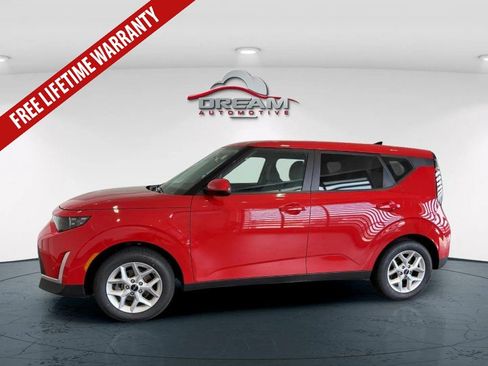 Used 2024 Kia Soul LX w/ Option Group 015 FWD image 15