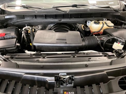 Used 2025 Chevrolet Tahoe Z71 AWD/4WD image 30