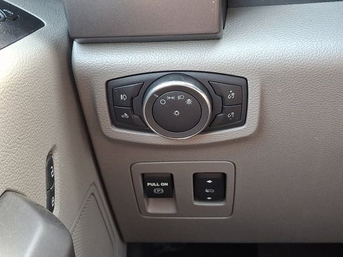 Used 2020 Ford F150 XLT w/ Equipment Group 302A Luxury AWD/4WD image 23