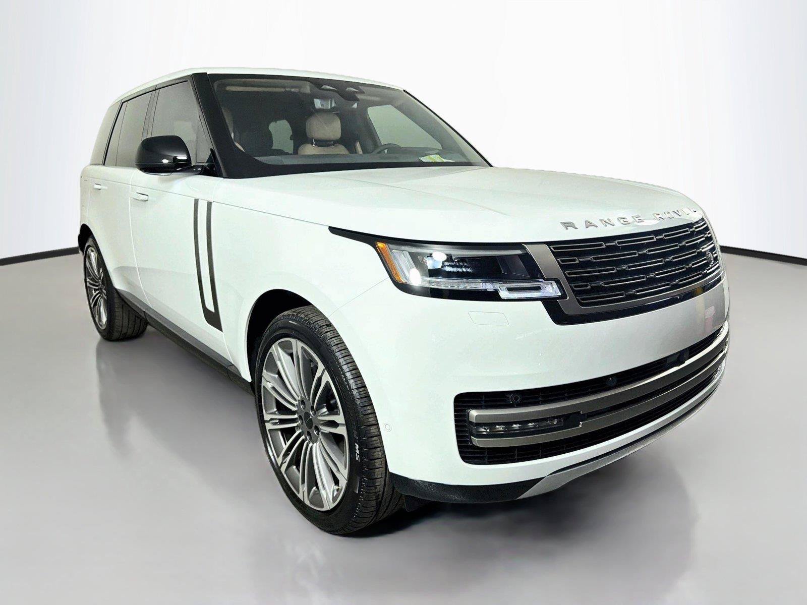 New 2026 Land Rover Range Rover SE AWD/4WD image 3