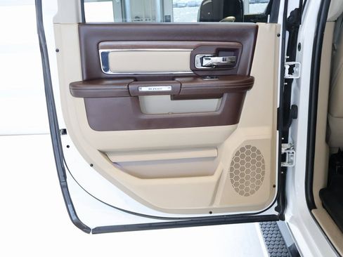 Used 2017 RAM 3500 Laramie image 30