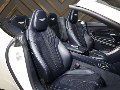 Used 2019 Aston Martin DB11 Volante image 9