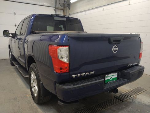 Used 2019 Nissan Titan SV w/ SV Convenience Package AWD/4WD image 5