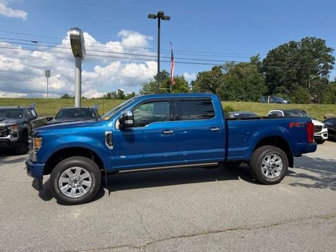 Used 2022 Ford F350 Platinum AWD/4WD image 2