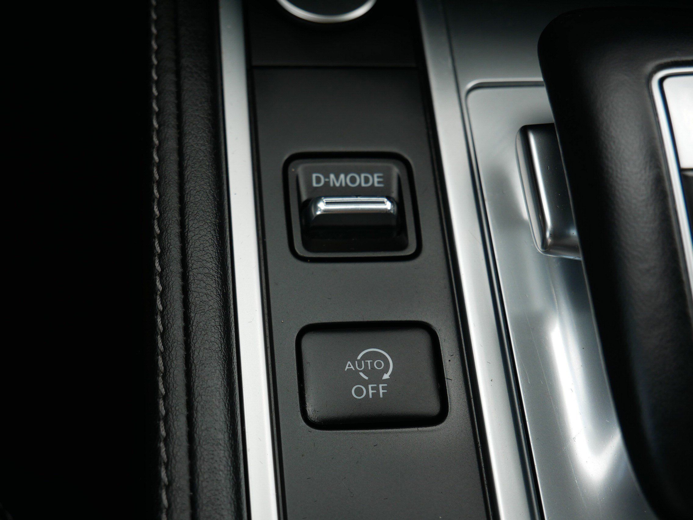 Used 2024 INFINITI QX60 Luxe AWD/4WD image 32