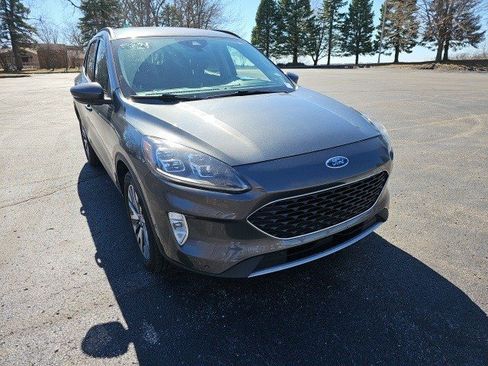 Used 2020 Ford Escape Titanium image 8