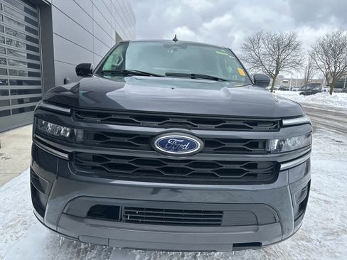 Used 2024 Ford Expedition Max XLT image 6